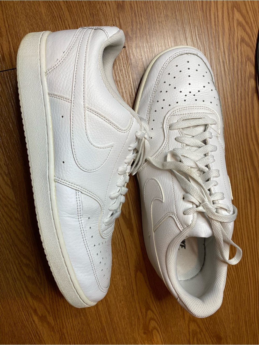 Nike Men's White Leather Low-Top Sneakers